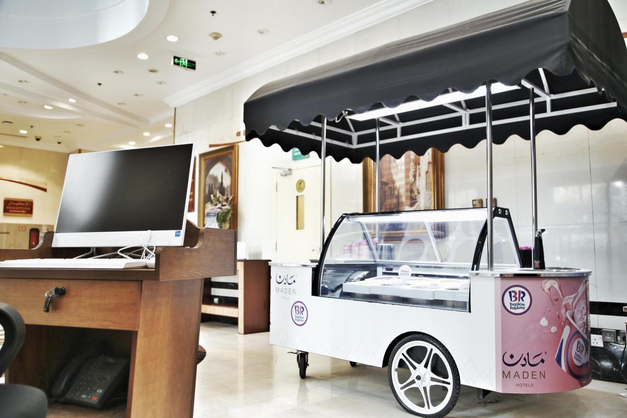 Maden Alrawda Hotel Medina Ngoại thất bức ảnh A Baskin Robbins cart in Dubai